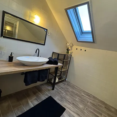 ホームステイ Oazis Apartmanhaz *