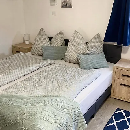 ホームステイ Oazis Apartmanhaz Balatonalmádi