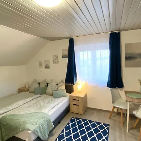 Oazis Apartmanhaz Habitación en casa particular *