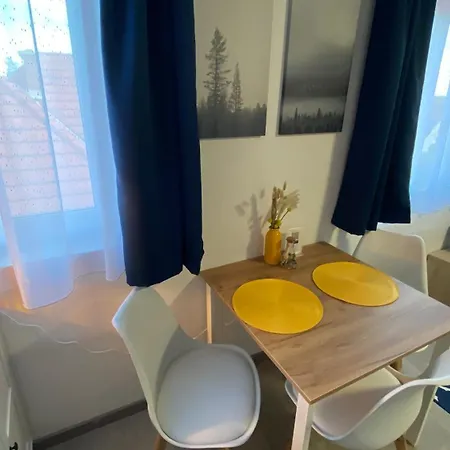 ホームステイ Oazis Apartmanhaz Balatonalmádi